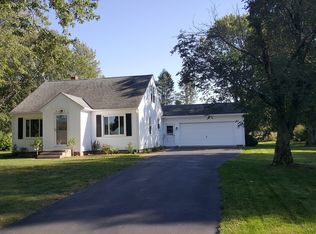 6051 Somerset Dr, Fairview, PA 16415