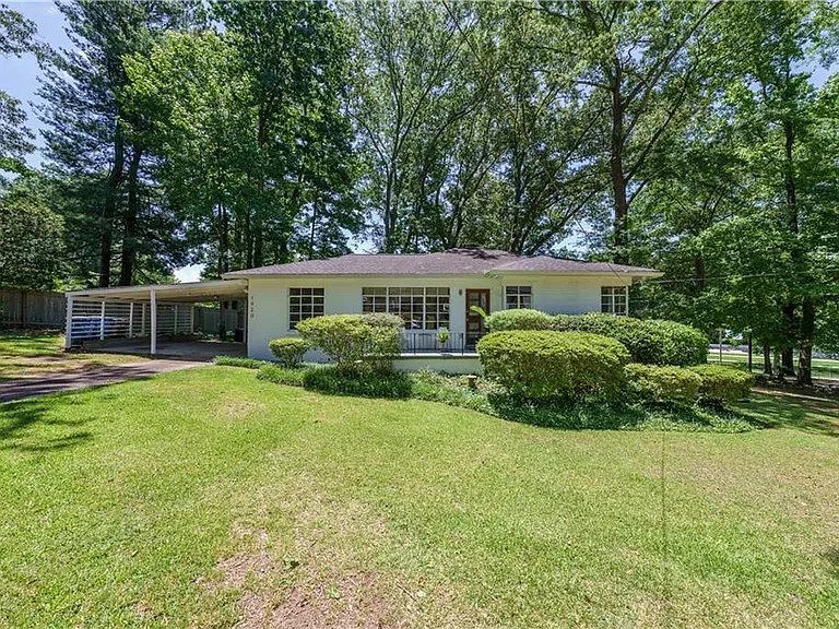 1920 W Forrest Ave — Photo 1