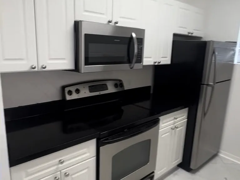 18001 Richmond Place Dr #227 — Photo 5