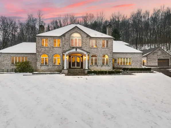 10 Stone Hill Rd, Westborough, MA 01581