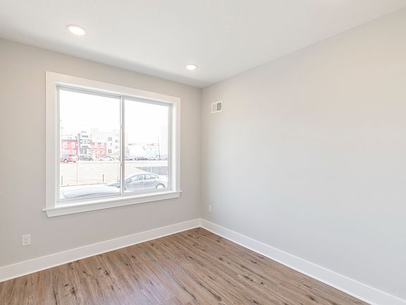5th image of 1906 E York St #1A