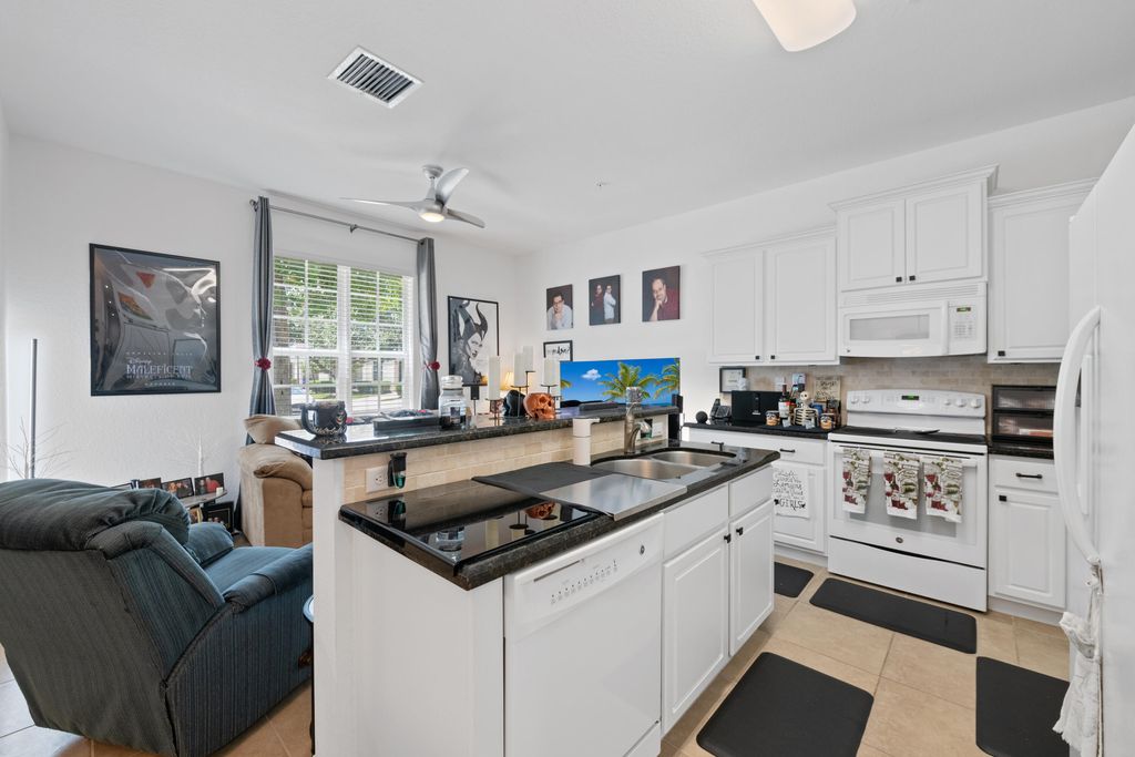 701 SW 1ST Terrace, photo 7