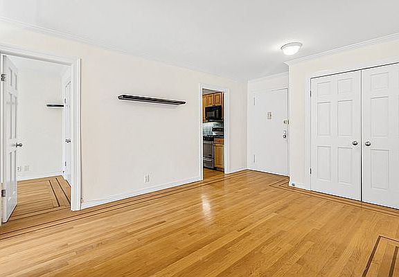 4th image of 333 E 34th St APT 5K