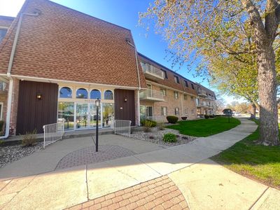 3240 N Manor Dr APT 130, Lansing, IL, 60438