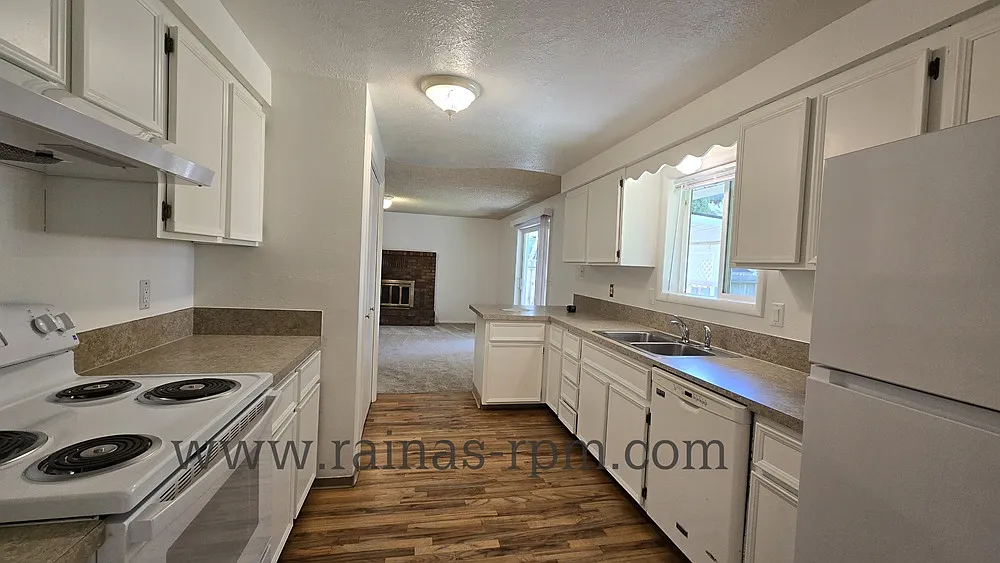 3 bed, 1502 sqft, $2,500 — Photo 3