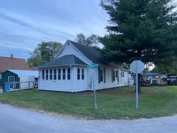 1400 S Cherry St, Centralia, IL 62801