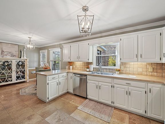 5th image of 4530 Highland Crest Cir