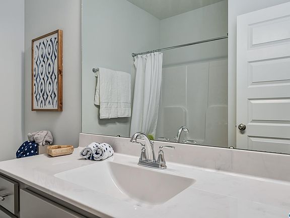 5th image of 115 Rose Valley Dr