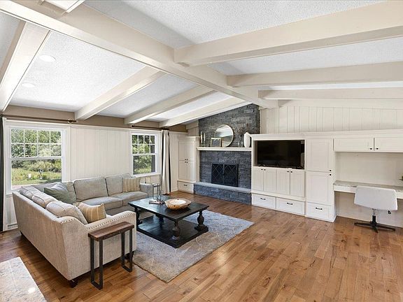 3rd image of 13529 Larkin Dr