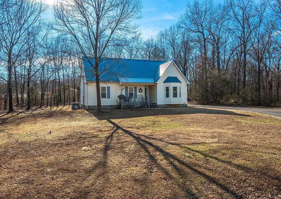 Nice 1 acre yard for relaxation and privacy