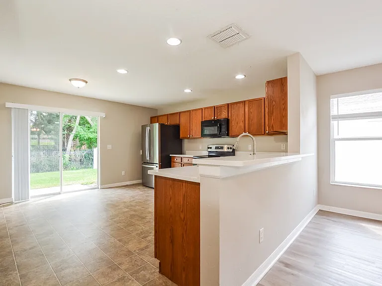 3905 Lone Eagle Pl — Photo 6