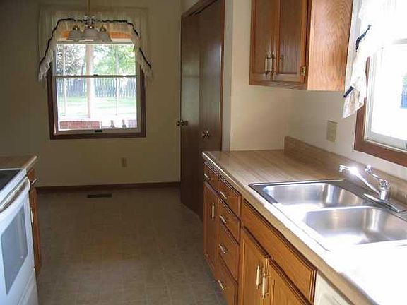 3rd image of 1263 Holiday Ln E #25