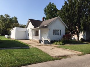 121 W 3rd St, Rochester, IN 46975