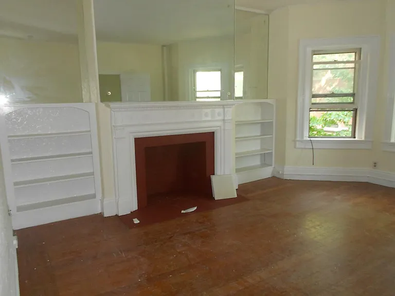 Beals St — Photo 6