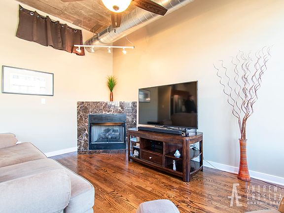 3rd image of 1001 W 15th St Unit 235