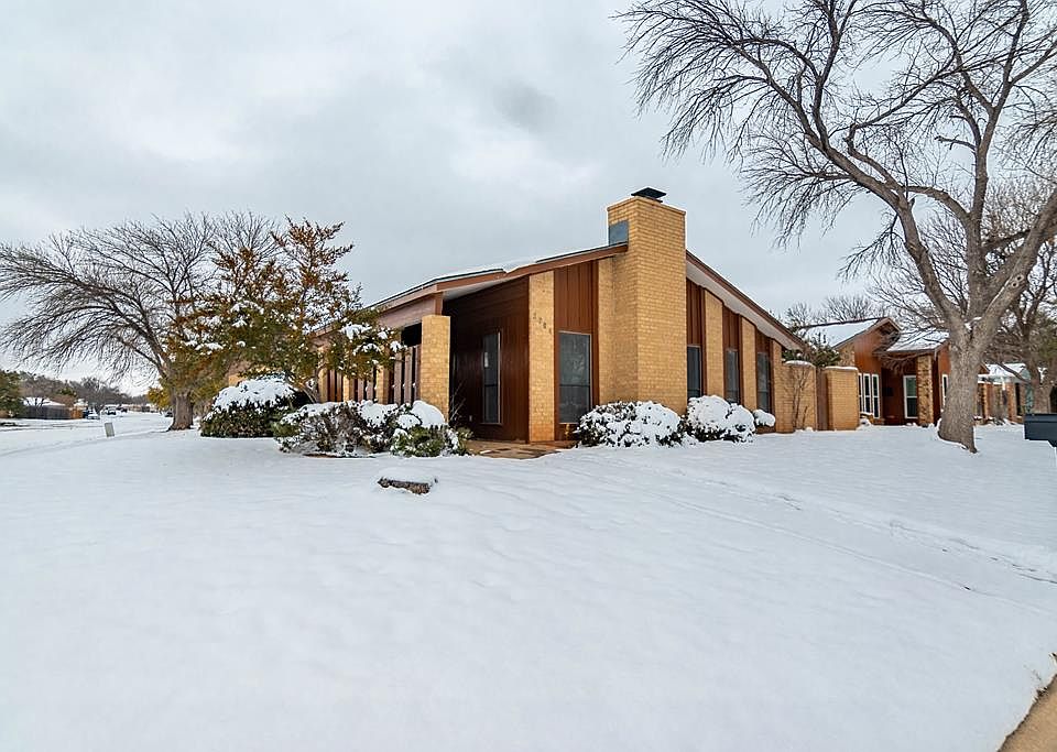 1st image of 3706 Parkwood Dr