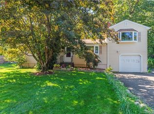 35 Midrocks Rd, Ridgefield, CT 06877