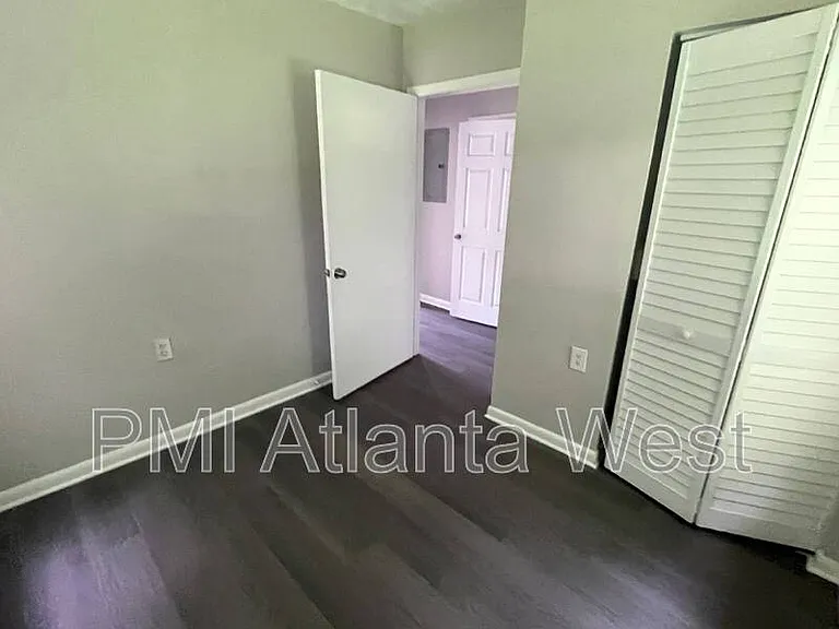 139 Lawton St SW — Photo 6