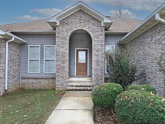 2nd image of 200 Abby Ln