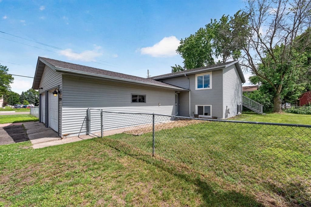 7554 Humboldt Cir N, Brooklyn Park, MN