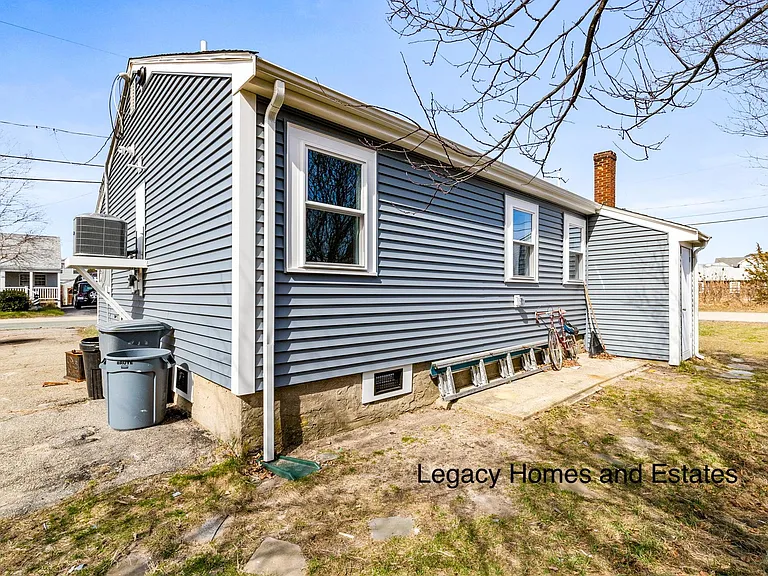 90 Packard Ave — Photo 20