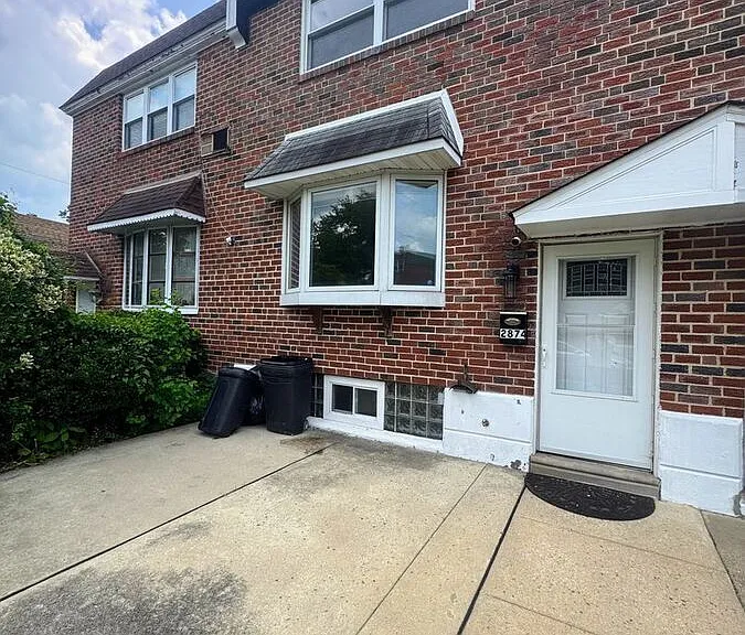 2874 Tolbut St — Photo 54