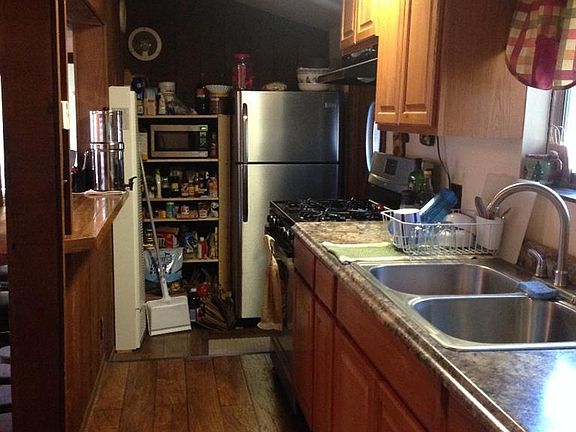 5th image of 3765 Alder Ave