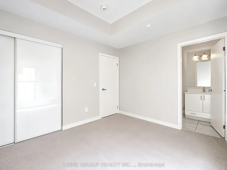 55 Sutton Ave — Photo 32