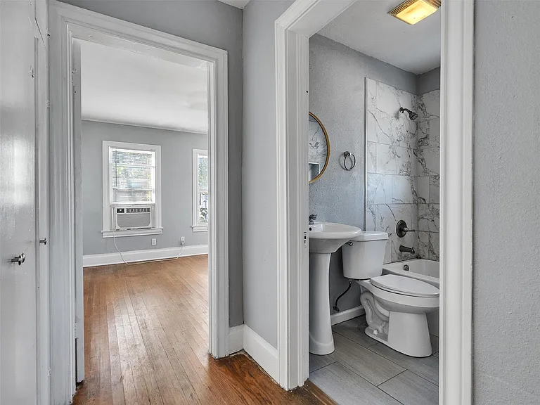 5019 Avenue M 1/2 — Photo 22