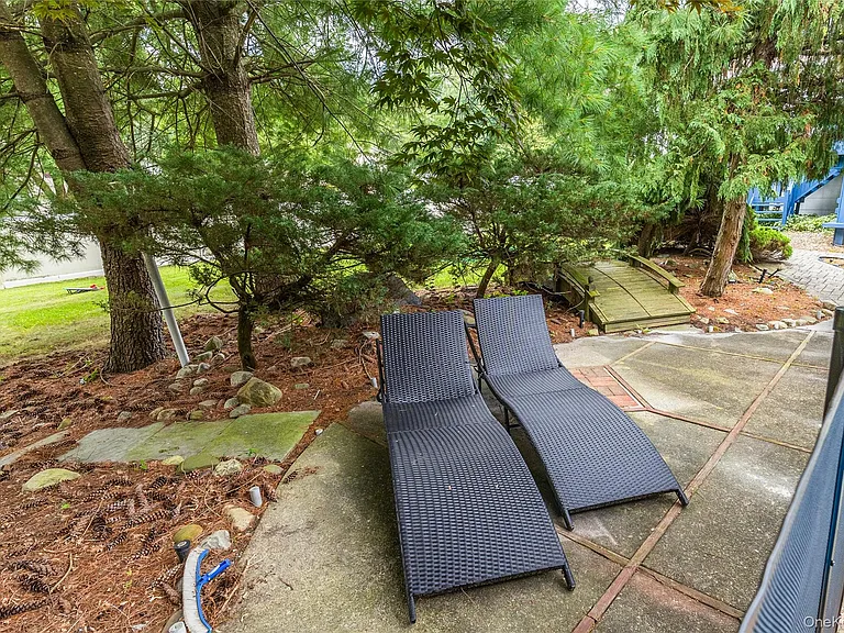 31 Gleason Dr — Photo 44