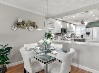 17 High Point Cir N APT 206, Naples, FL 34103