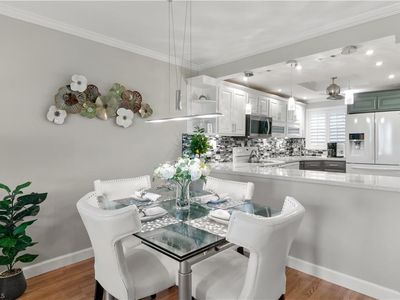 17 High Point Cir N APT 206, Naples, FL, 34103