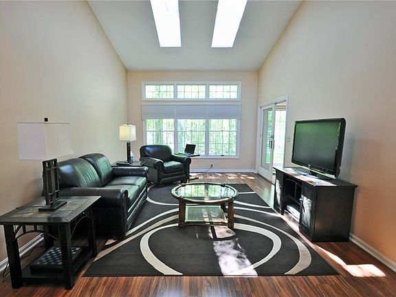 5th image of 2790 Wyndgate Ct #2