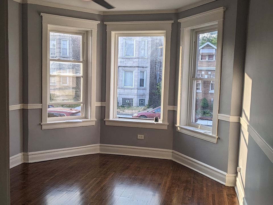 Living Room - 300SQFT