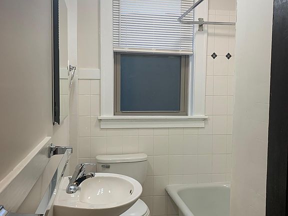 3rd image of 3847 Shenandoah Ave #2W