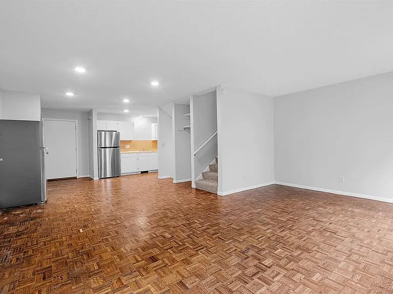 Van Cleve Townhomes — Photo 7