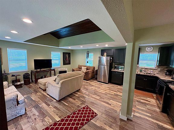 4th image of 386 Spring Creek Dr