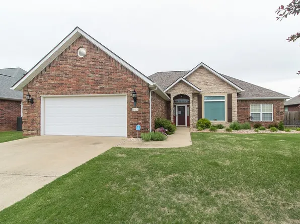 203 W Hayden Blvd, Rogers, AR 72756