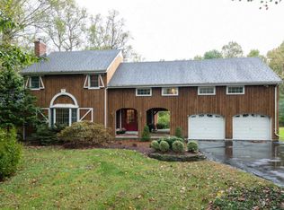6 Laureen Ct, Middletown, NJ 07748
