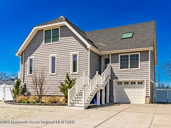 21 Kingfisher Lane, Toms River, NJ 08753