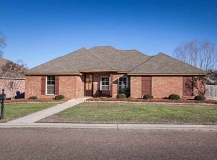 112 Stapleton Dr, Canton, MS 39046