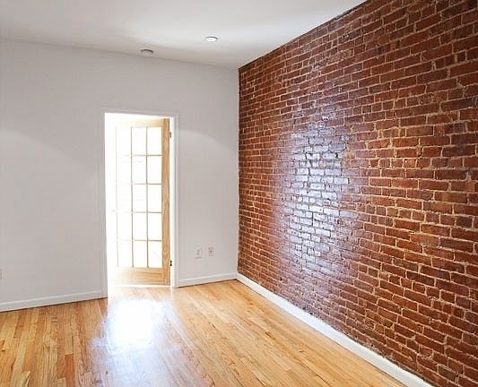 2nd image of 121 E 82nd St APT 21