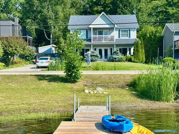 604 Champlain Rd, Tiny, ON L9M 0C2