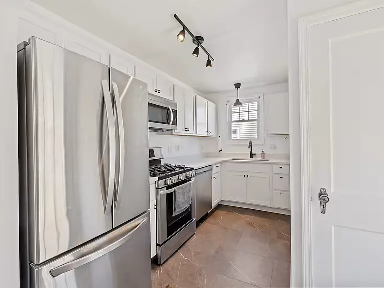 154 E Dominion Blvd — Photo 9