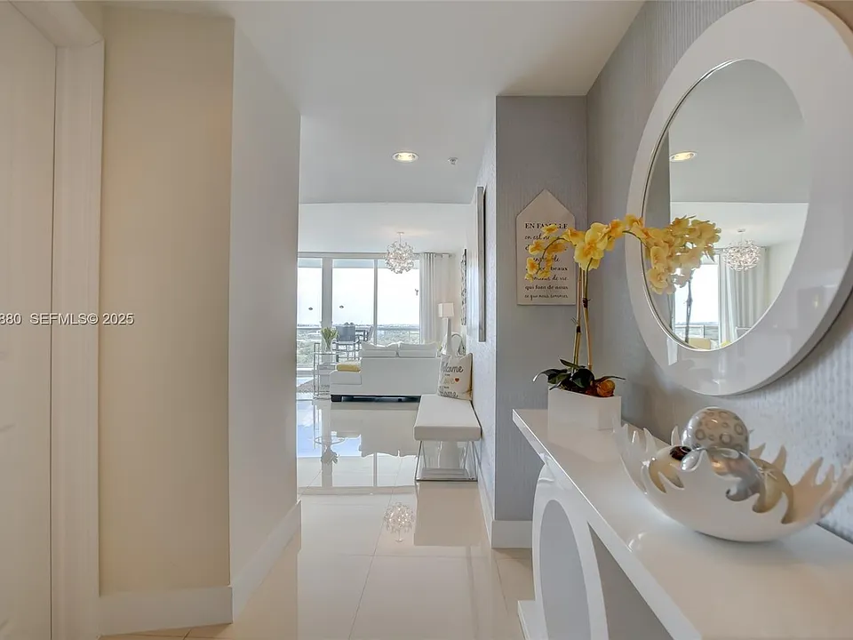 1 N Ocean Blvd #1011