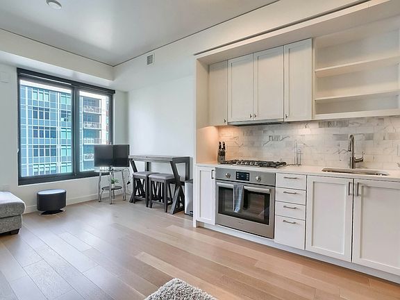 2nd image of 1750 Wewatta St Unit 1105
