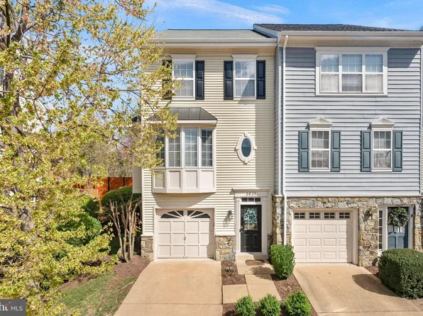 3835 Watkins Mill Dr, Alexandria, VA 22304