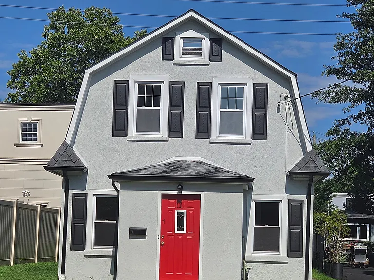 7 Oak St — Photo 1