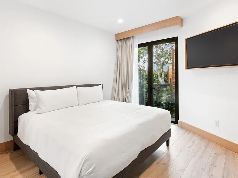 Doors that open up to the refreshing, ocean air and relaxing ambiance.