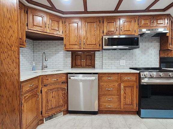 5th image of 2713 Goddard Rd